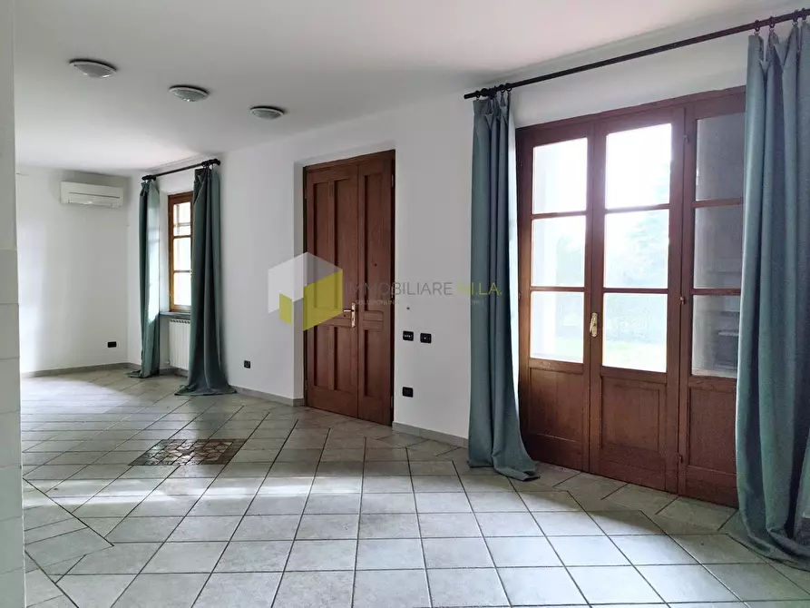 Immagine 3 di Villa in vendita  a Vecchiano