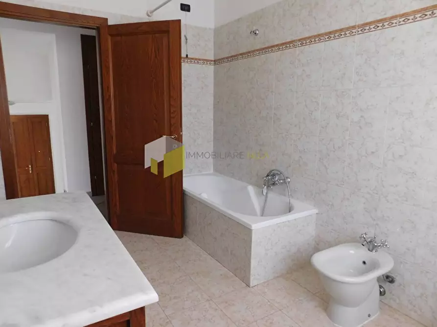 Immagine 26 di Villa in vendita  a Vecchiano