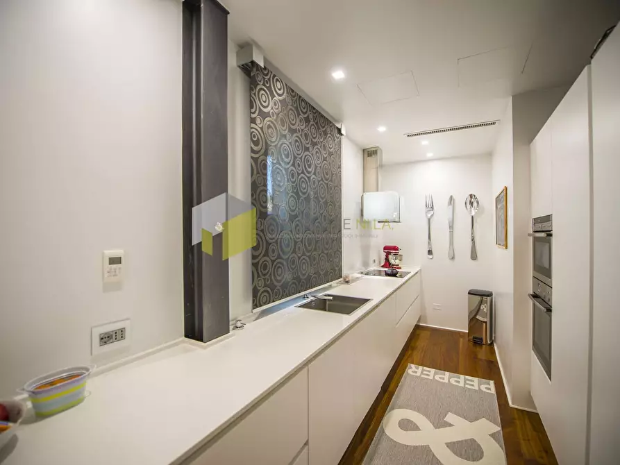 Immagine 37 di Villa in vendita  a Vecchiano