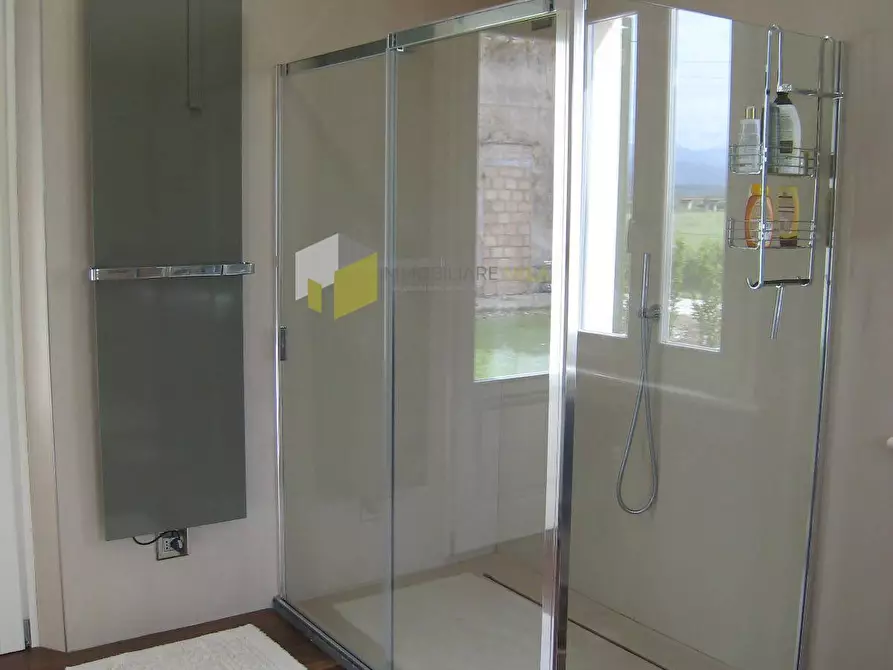 Immagine 42 di Villa in vendita  a Vecchiano