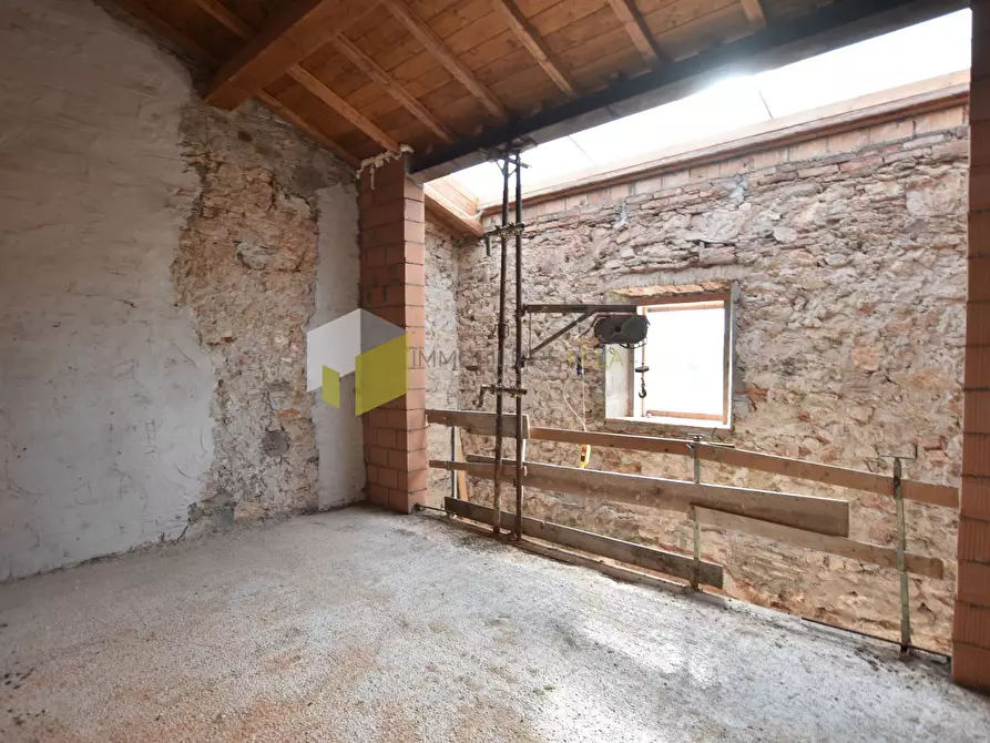 Immagine 12 di Casa indipendente in vendita  a Vecchiano