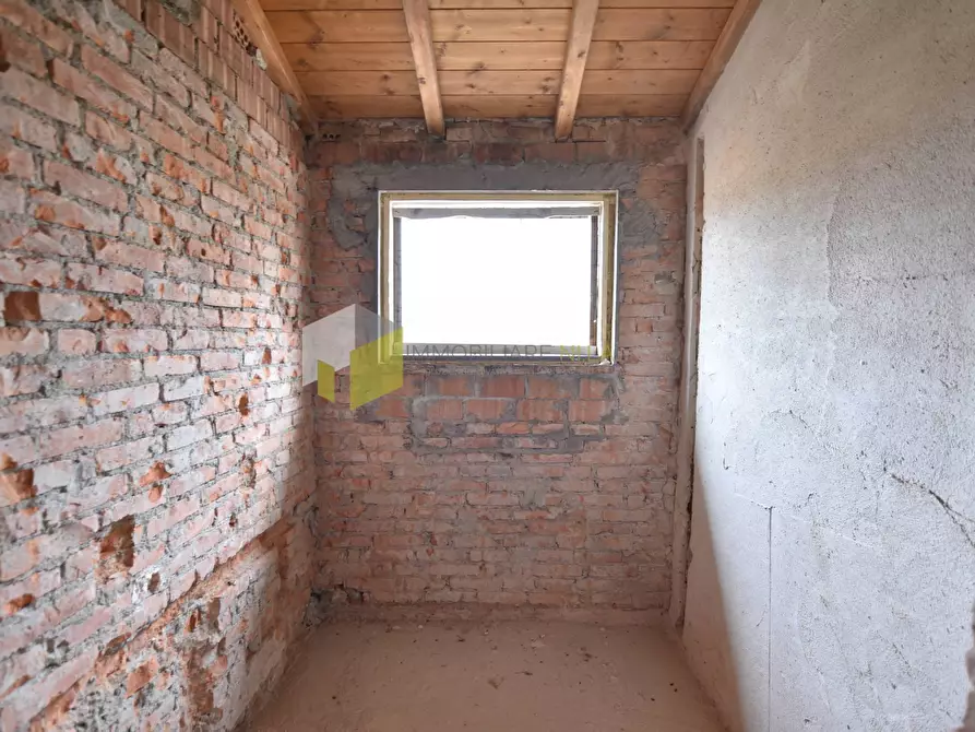 Immagine 18 di Casa indipendente in vendita  a Vecchiano