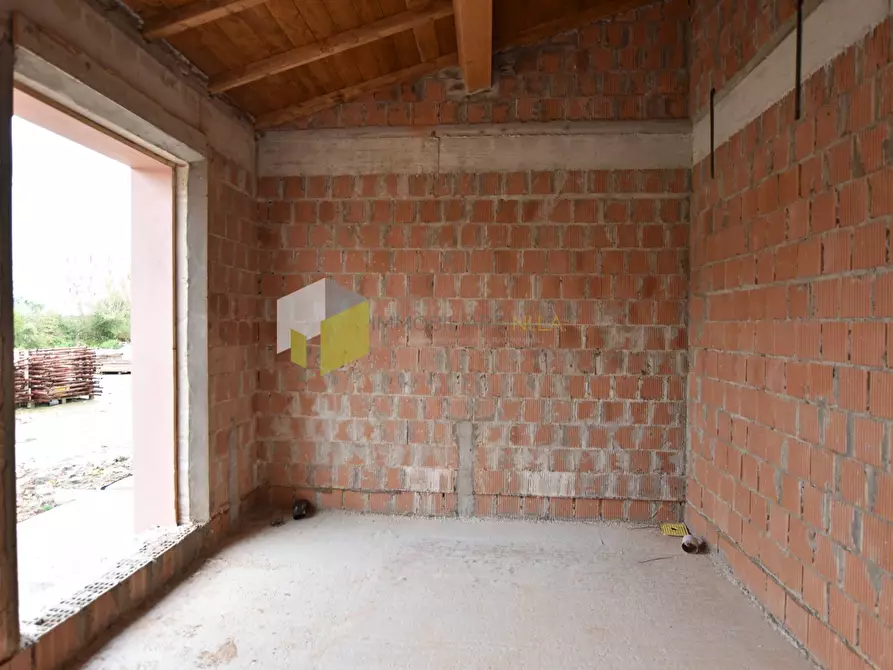 Immagine 11 di Casa indipendente in vendita  a Vecchiano