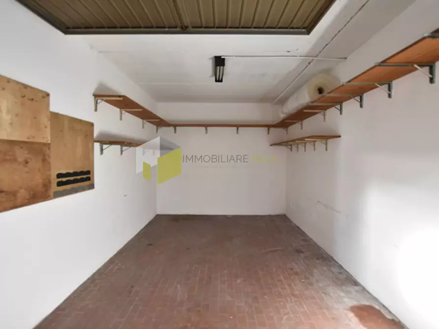 Immagine 1 di Garage in vendita  a Pisa
