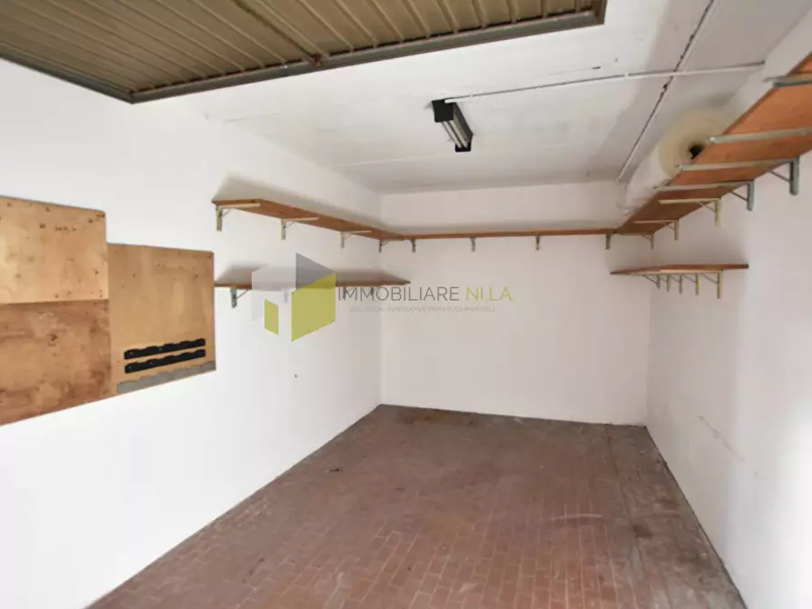 Immagine 2 di Garage in vendita  a Pisa