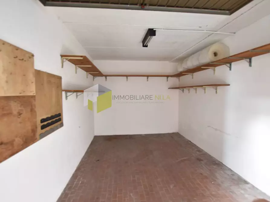 Immagine 3 di Garage in vendita  a Pisa