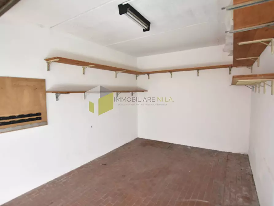 Immagine 4 di Garage in vendita  a Pisa