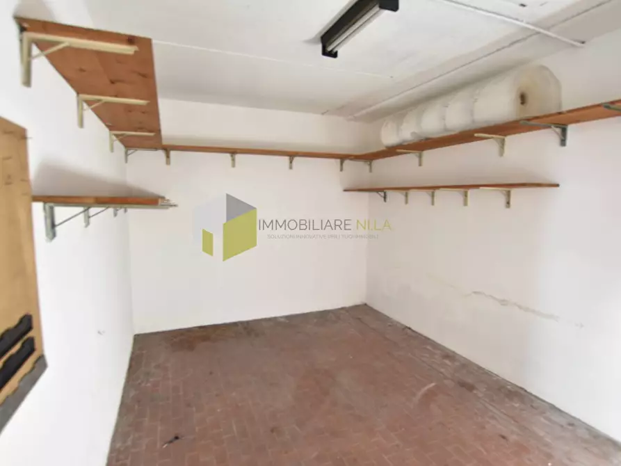 Immagine 5 di Garage in vendita  a Pisa