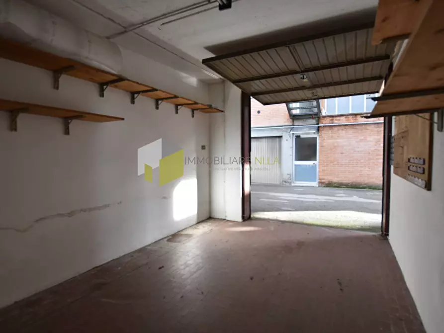 Immagine 7 di Garage in vendita  a Pisa