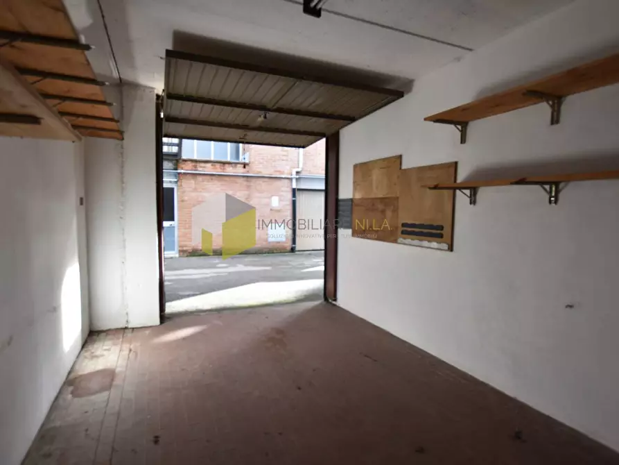 Immagine 8 di Garage in vendita  a Pisa