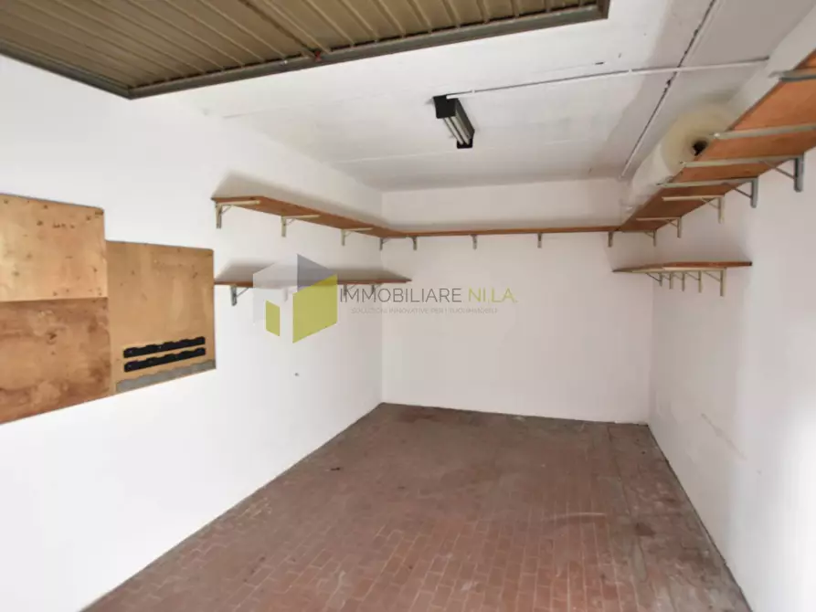 Immagine 14 di Garage in vendita  a Pisa