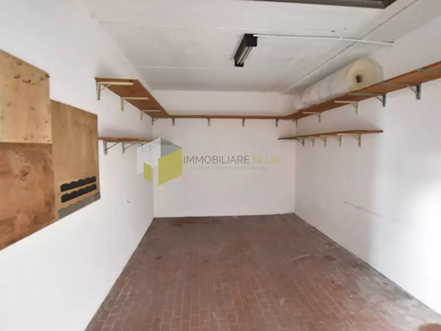 Immagine 16 di Garage in vendita  a Pisa