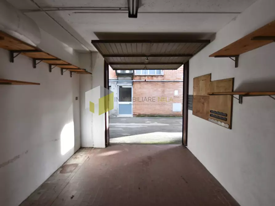 Immagine 20 di Garage in vendita  a Pisa