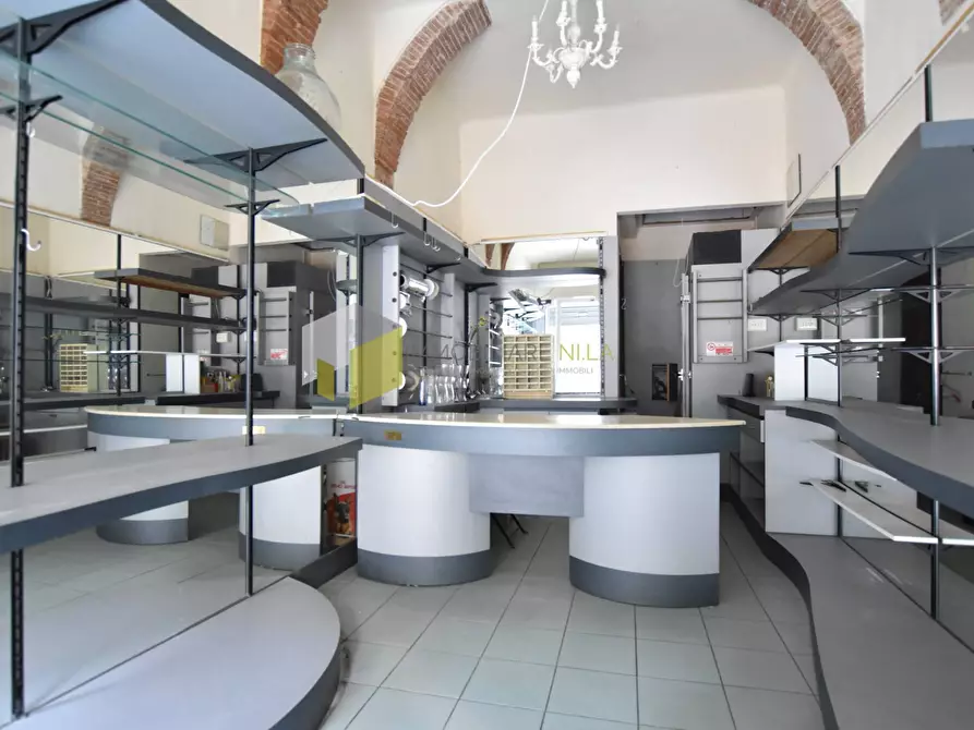 Immagine 3 di Locale commerciale in affitto  a Pisa