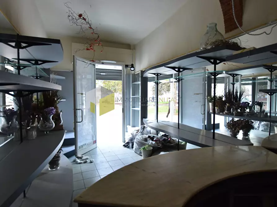 Immagine 9 di Locale commerciale in affitto  a Pisa