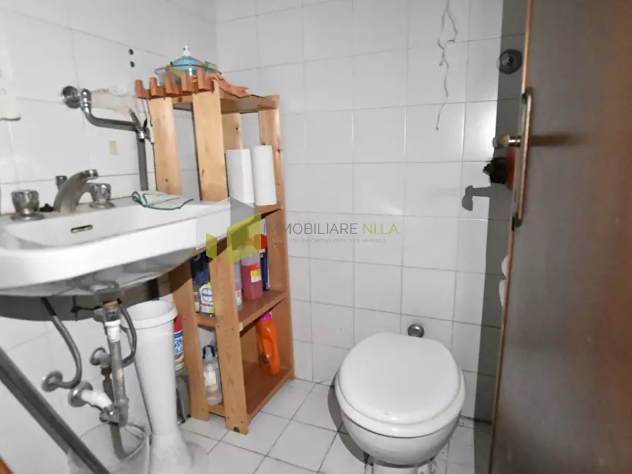 Immagine 11 di Locale commerciale in affitto  a Pisa