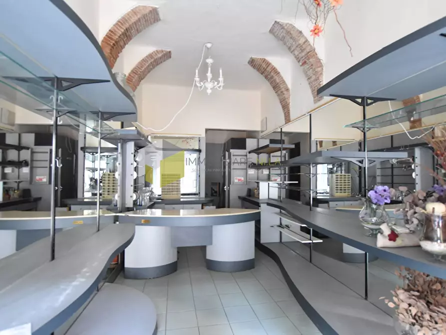 Immagine 14 di Locale commerciale in affitto  a Pisa