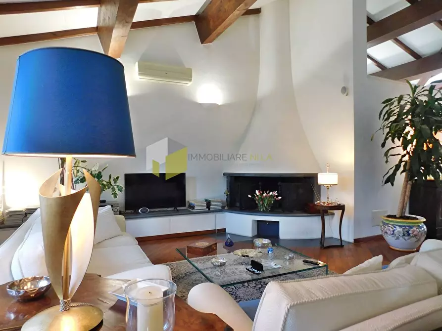 Immagine 3 di Villa in vendita  a Pisa