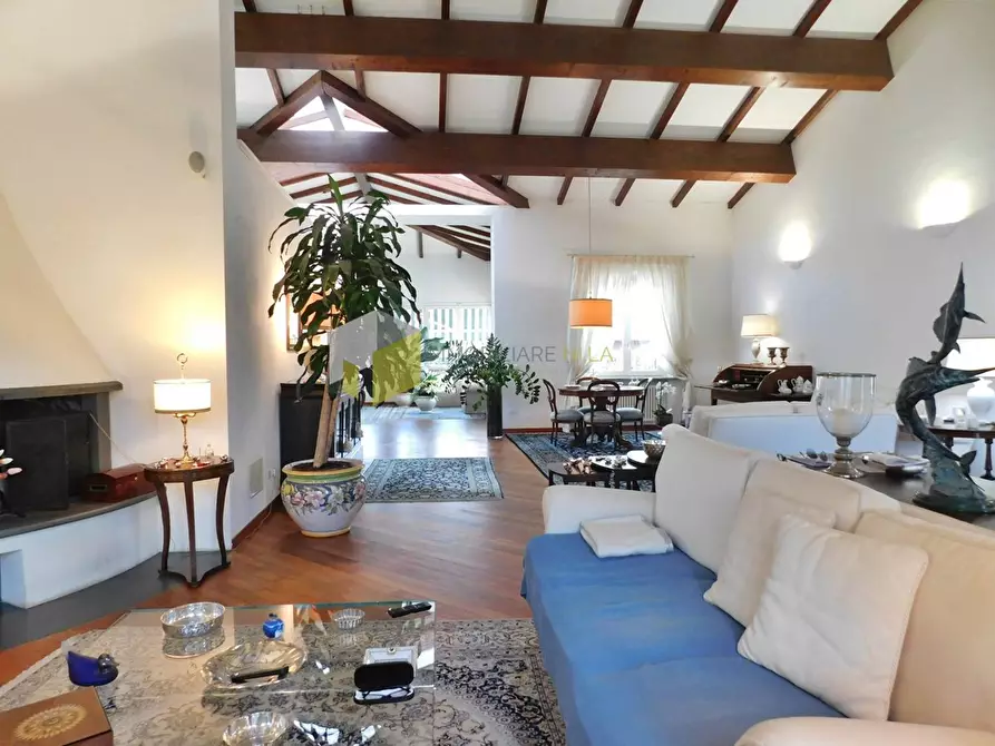 Immagine 8 di Villa in vendita  a Pisa