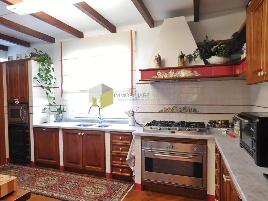 Immagine 10 di Villa in vendita  a Pisa