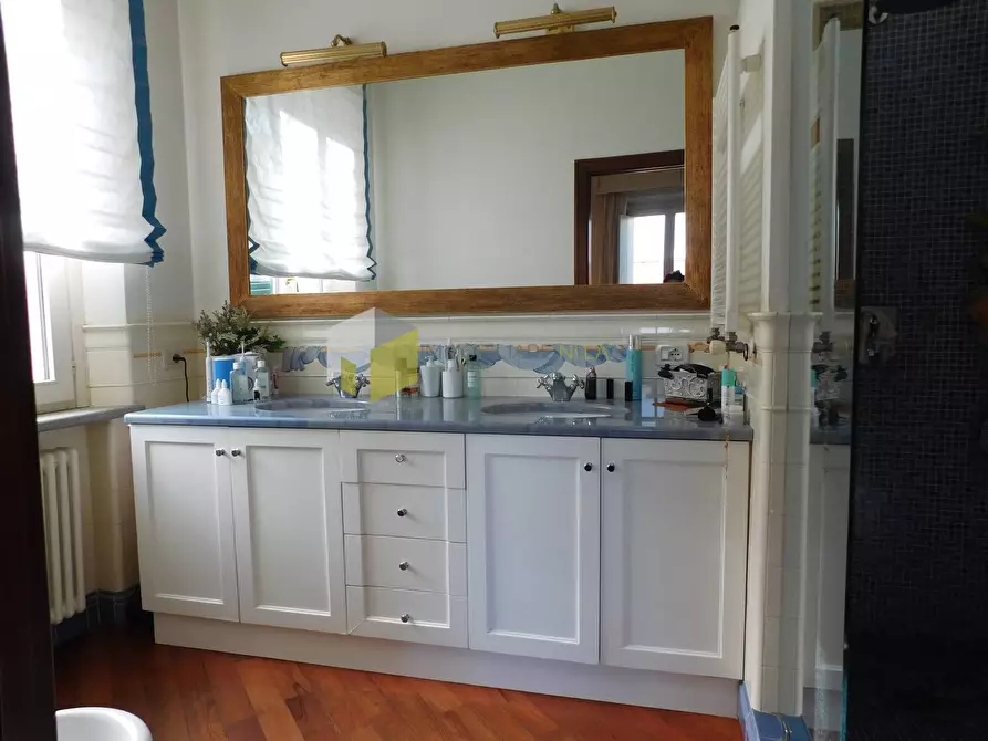 Immagine 16 di Villa in vendita  a Pisa