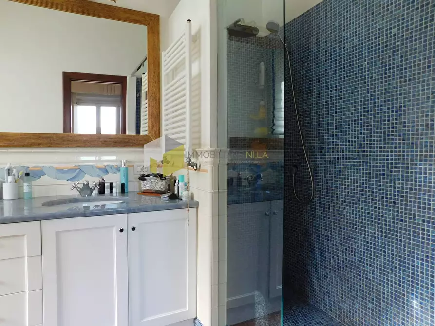 Immagine 17 di Villa in vendita  a Pisa