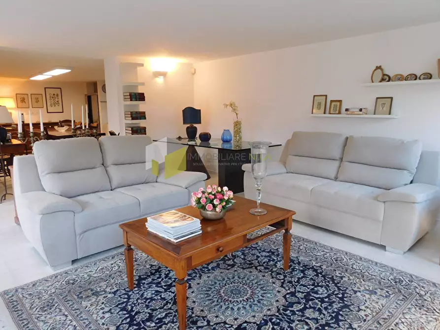 Immagine 28 di Villa in vendita  a Pisa