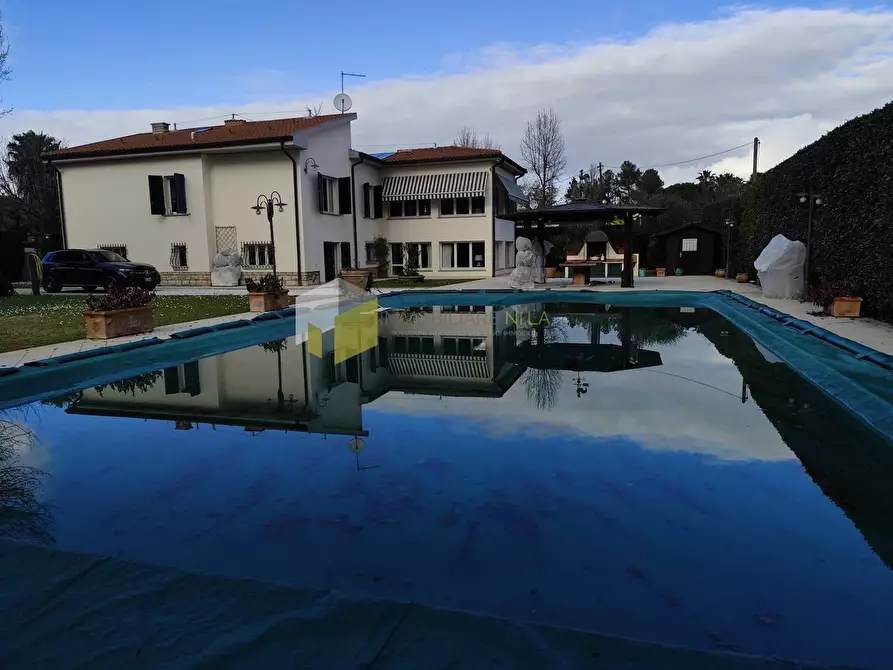 Immagine 38 di Villa in vendita  a Pisa