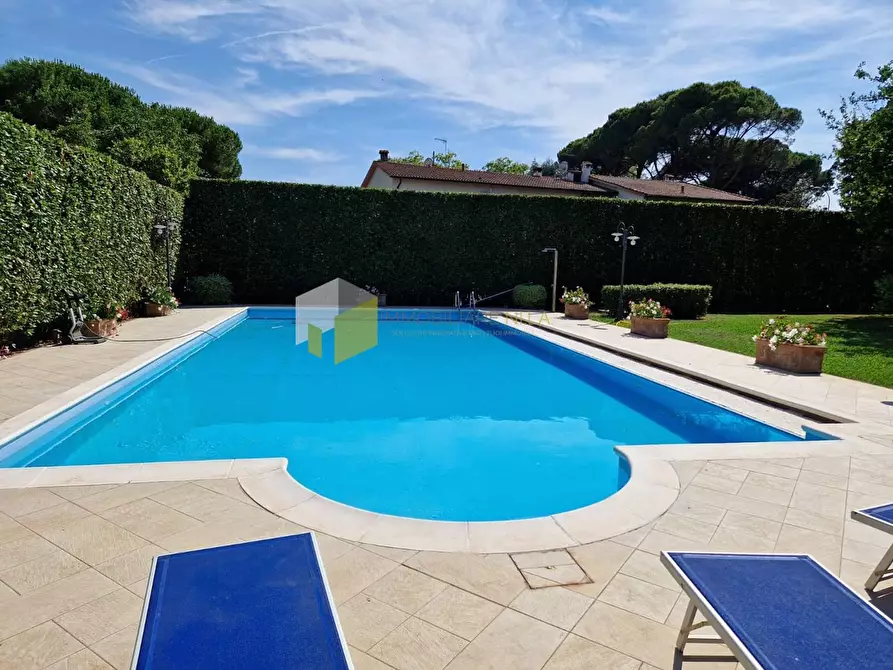 Immagine 39 di Villa in vendita  a Pisa