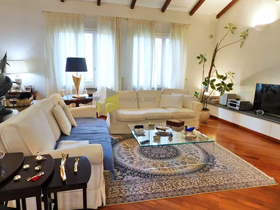 Immagine 45 di Villa in vendita  a Pisa