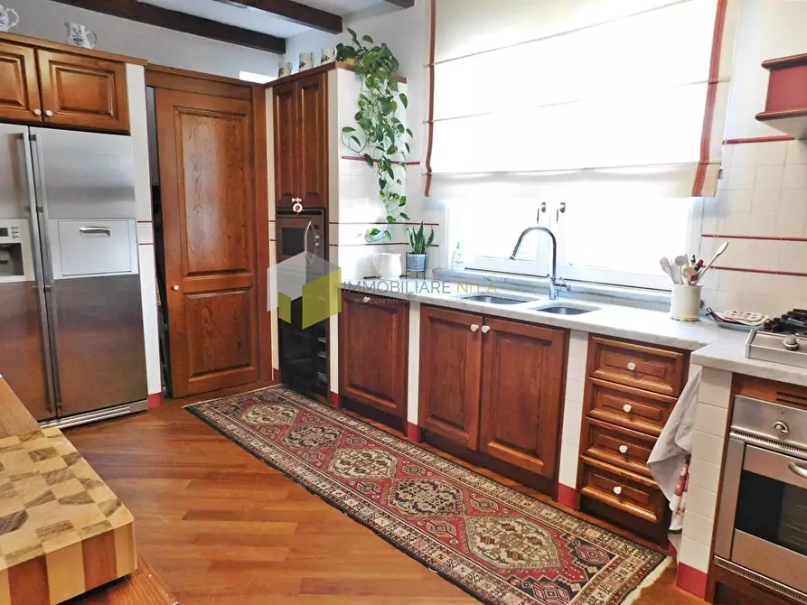 Immagine 49 di Villa in vendita  a Pisa