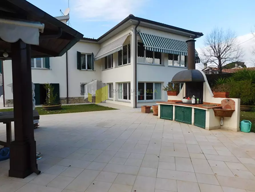 Immagine 53 di Villa in vendita  a Pisa