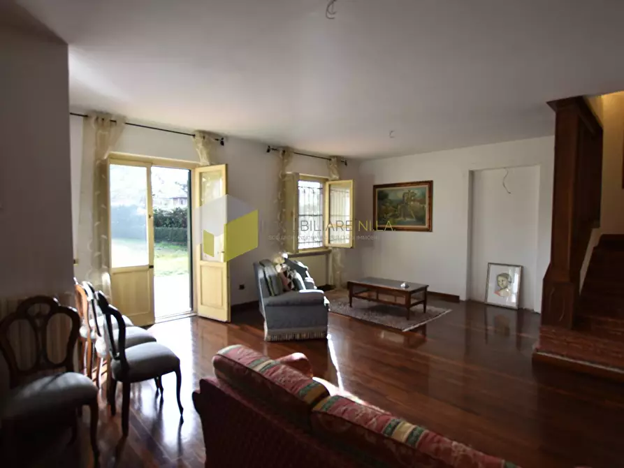 Immagine 3 di Villa in vendita  a Pisa