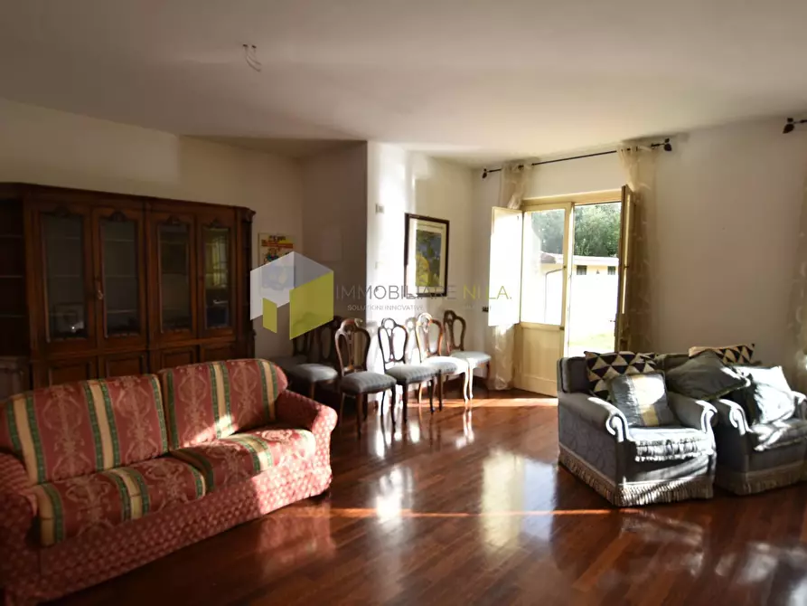 Immagine 7 di Villa in vendita  a Pisa