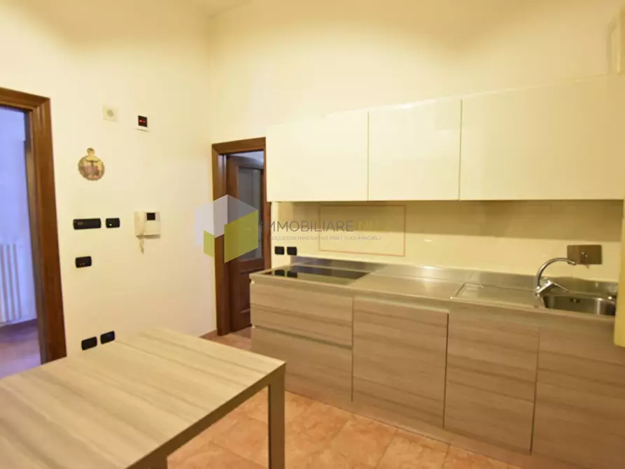 Immagine 11 di Villa in vendita  a Pisa