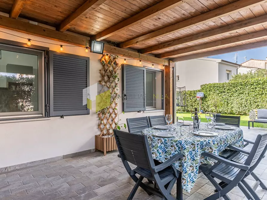 Immagine 6 di Villa in vendita  a San Giuliano Terme