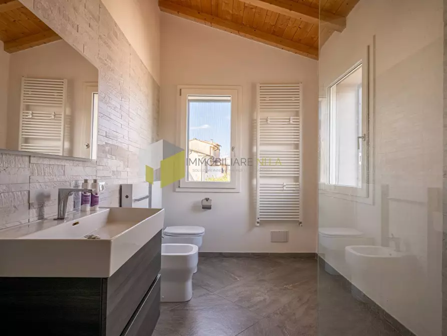 Immagine 32 di Villa in vendita  a San Giuliano Terme