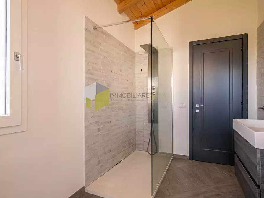 Immagine 33 di Villa in vendita  a San Giuliano Terme