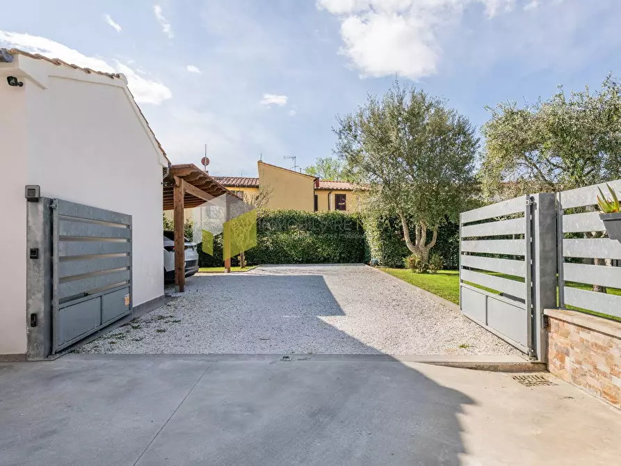 Immagine 38 di Villa in vendita  a San Giuliano Terme