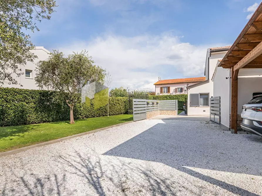 Immagine 39 di Villa in vendita  a San Giuliano Terme