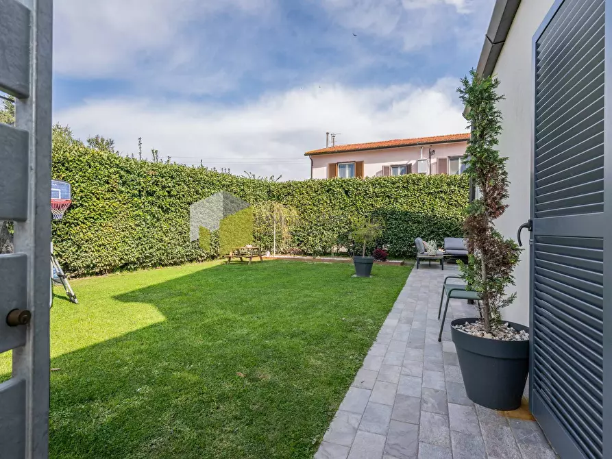 Immagine 45 di Villa in vendita  a San Giuliano Terme