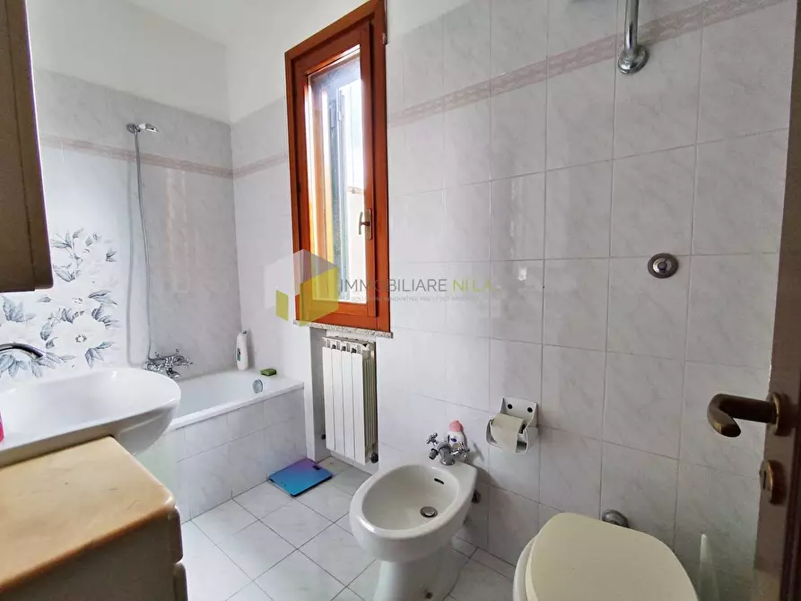 Immagine 18 di Villetta a schiera in vendita  a Vecchiano