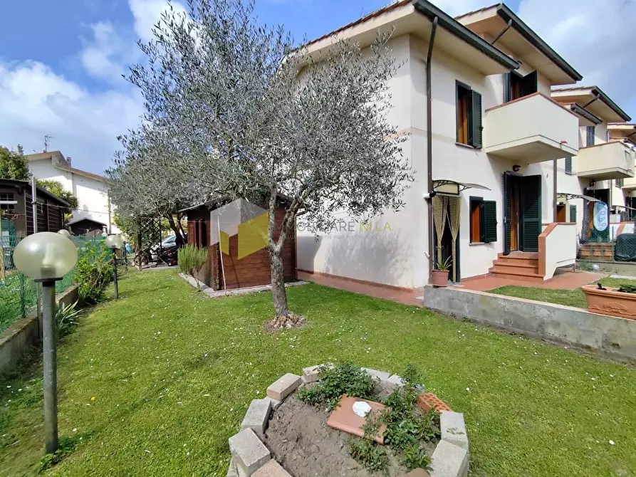 Immagine 31 di Villetta a schiera in vendita  a Vecchiano