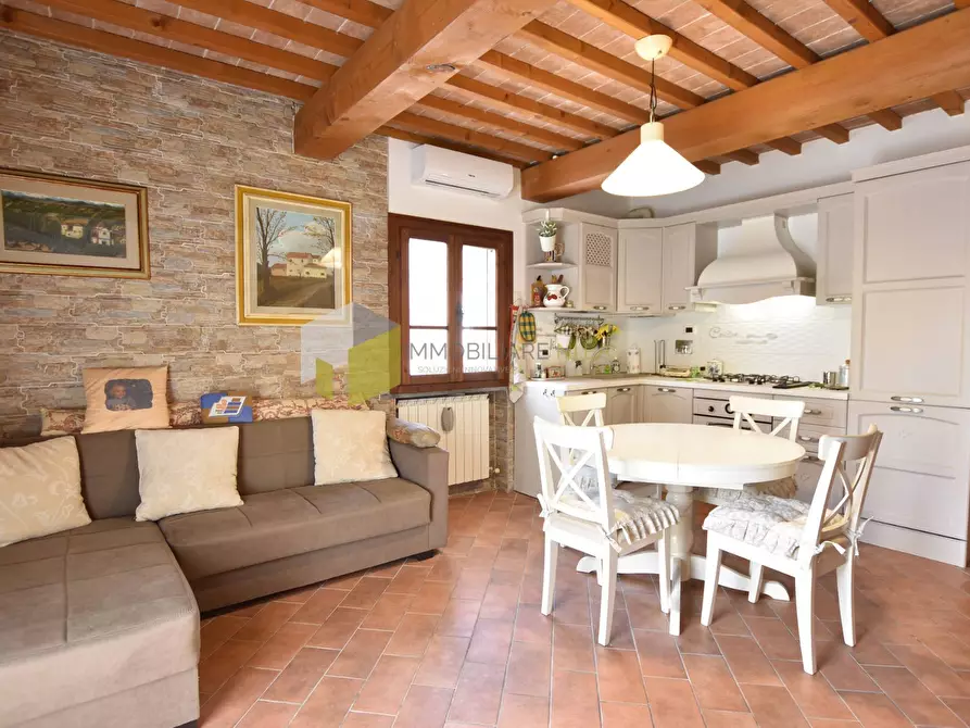 Immagine 3 di Appartamento in vendita  a San Giuliano Terme