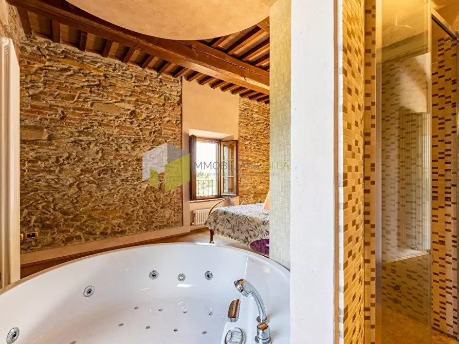 Immagine 48 di Rustico / casale in vendita  a Vicopisano