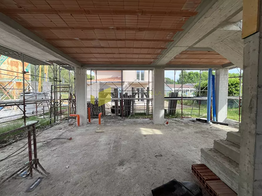 Immagine 8 di Casa semindipendente in vendita  a Vecchiano
