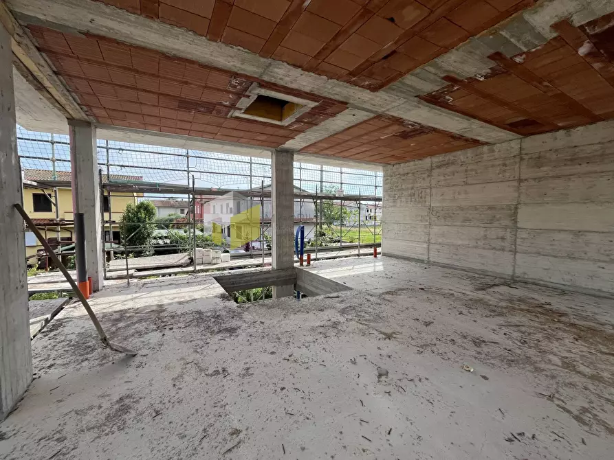 Immagine 17 di Casa semindipendente in vendita  a Vecchiano