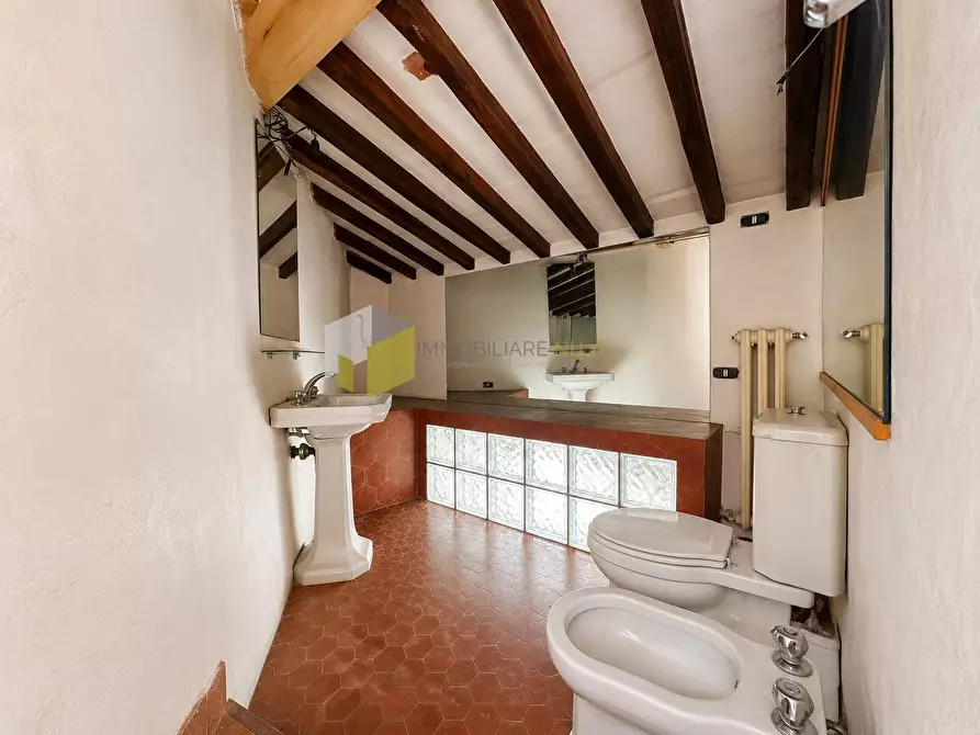 Immagine 24 di Casa indipendente in vendita  a Pisa