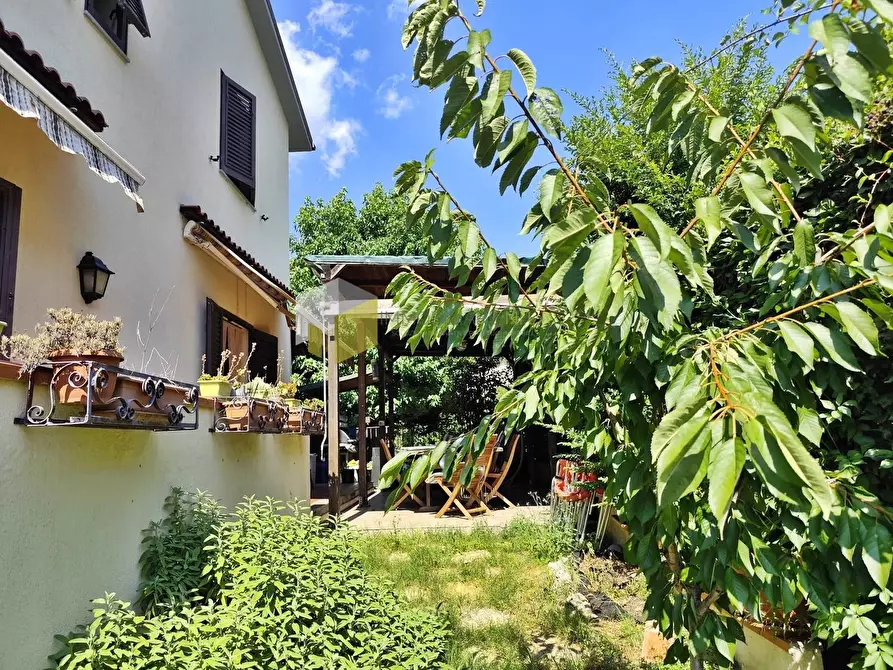Immagine 13 di Villetta a schiera in vendita  a Calci
