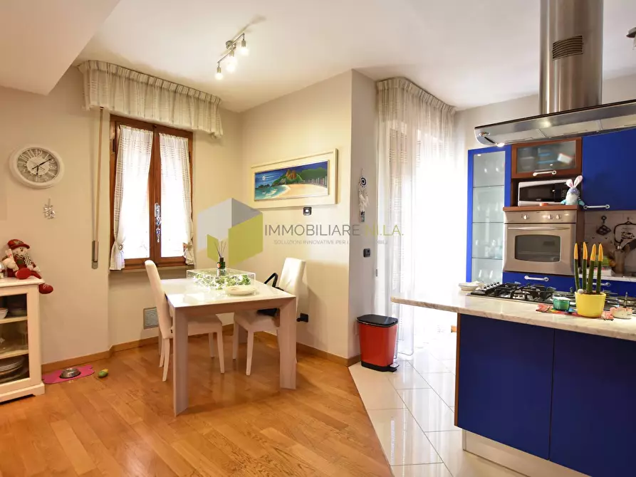Immagine 12 di Palazzo in vendita  a Pisa